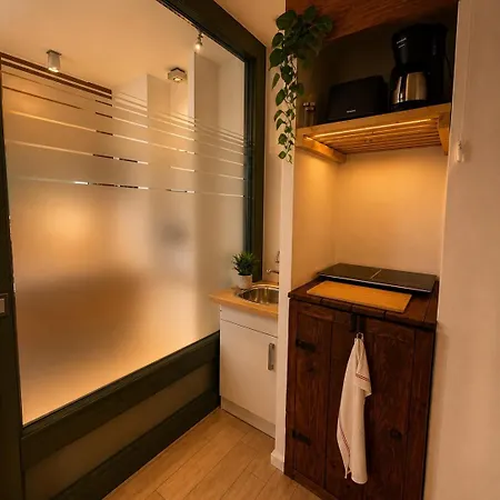 아파트 C Boutique Mit Spa-badewanne Elbe Zentral Im Gruenen